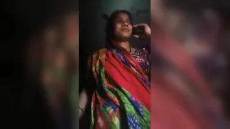 Sexy Desi amateur XXX actress flaunts her tits and pussy on camera