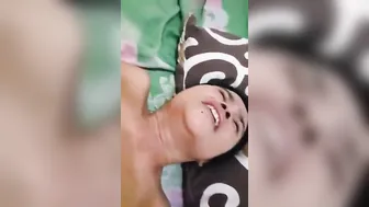 Desi wife cheating XXX sex with husband’s friend in this MMS video