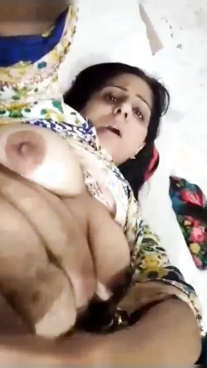 Horny Desi wife has a hot self-satisfaction XXX act on camera MMS