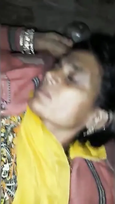 XXX whore has hairy pussy drilled by the Desi boy in this MMS video