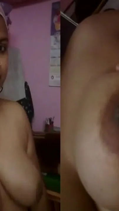 Desi XXX girl plays with boobs on camera in homemade video becoming MMS