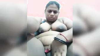 Real hot Desi babe in solo XXX show where she masturbates for MMS fans
