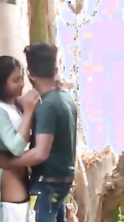 Young Desi woman doesn't know MMS voyeur makes XXX video of her fucking