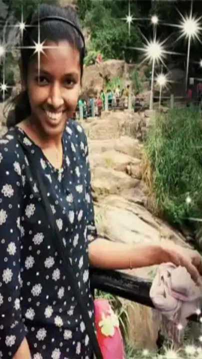 Hot Desi girl sits on top of man and has muff scored in MMS video