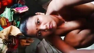 MMS young Desi woman with lush lips puts naked breasts in XXX camera