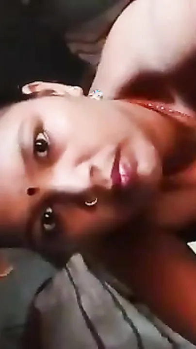MMS young Desi woman with lush lips puts naked breasts in XXX camera