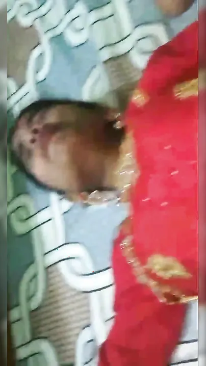 Main characters of XXX video are the Desi chick's mouth and pussy