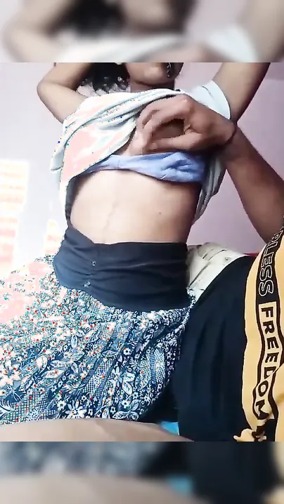 Guy makes Desi wife expose XXX assets because he makes MMS video