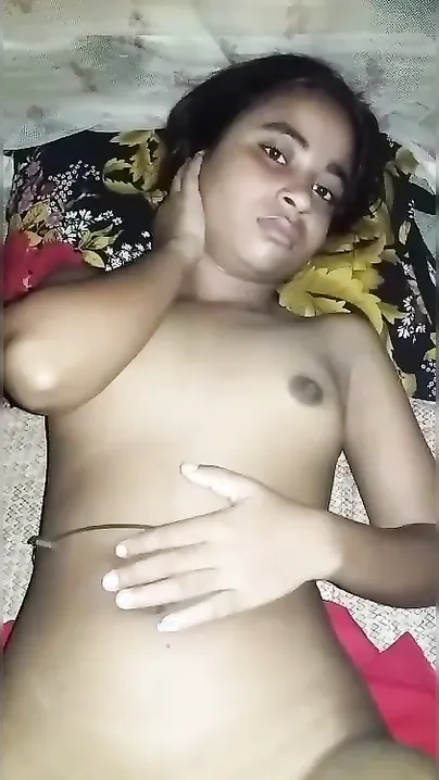 Desi girl's pussy becomes wet and wants man's XXX tool in MMS clip