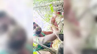 Man penetrates Desi woman and films XXX video for his MMS viewers