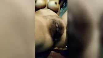 Naked Desi MILF in extraordinary poses in close-up XXX home video MMS