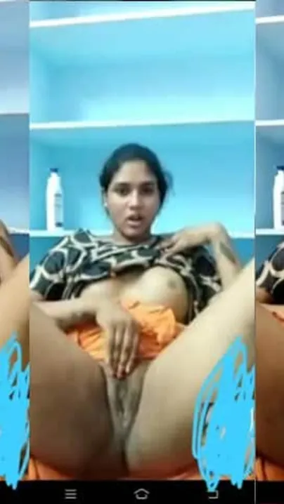 Desi girl shows off pussy to XXX lover via video link and becomes MMS