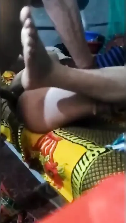 Gorgeous Desi wife is pussy-fucked by her XXX lover on the floor