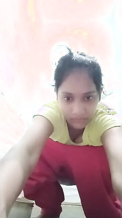 Desi girl's boobes and pussy leaked in MMS video of private XXX show