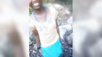 Man takes hot Desi girl outdoors for the sake of XXX sex in MMS video