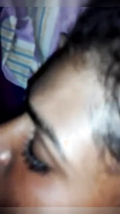 Close-up XXX video of Desi who has dick serving her pussy in MMS clip