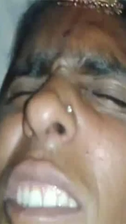 Mature Desi makes such faces as if she cums with every XXX friction
