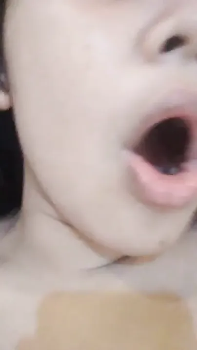 Desi chick can't say no to XXX viewers who wait for another MMS video