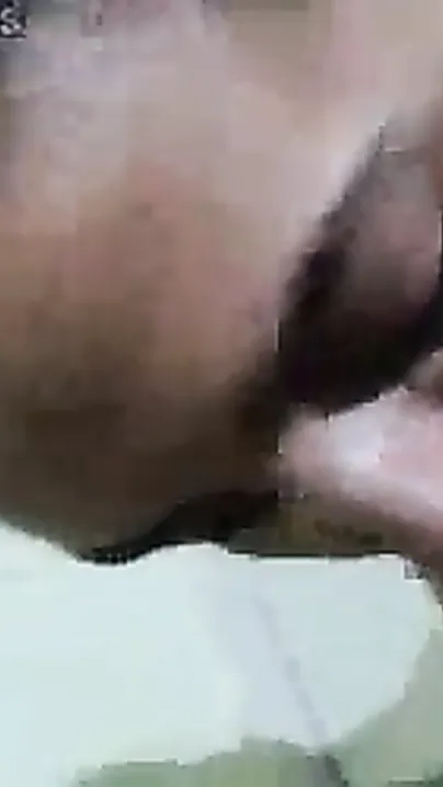 Desi has mouth penetrated by XXX hung man who makes an MMS video