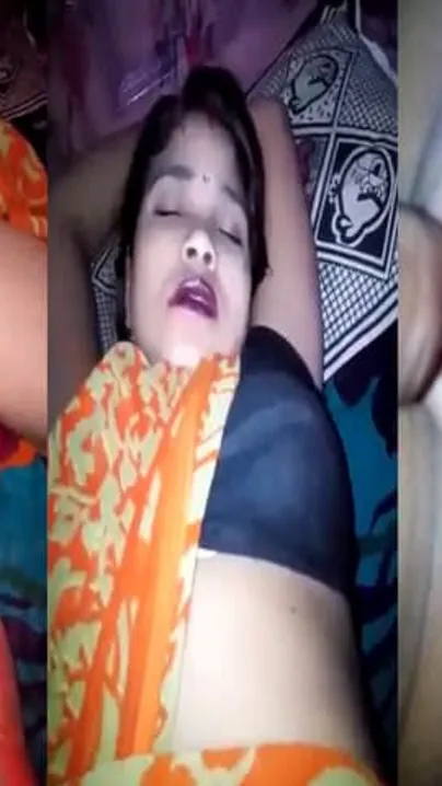 Desi chick is captured by boyfriend who makes MMS video of XXX lover