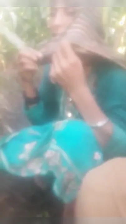 Young man exploits Desi aunty for oral XXX fun in outdoor MMS video