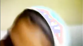 Scandal MMS video of svelte Indian gal sucking Desi XXX penis in bath