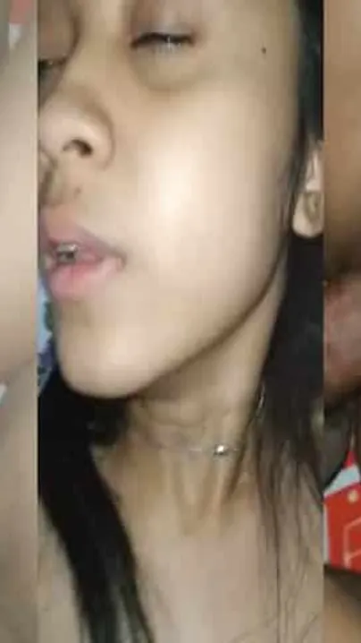 Sexy Desi girl enjoys proper XXX pussy drilling in hot MMS video