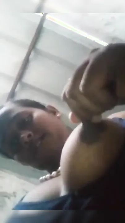Pretty Desi housewife plays with her juicy XXX tits on the camera
