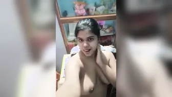 Telugu gal shows perky XXX boobs in video recorded for Desi boyfriend