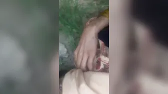 Outdoor MMS video of Pakistani girl having XXX fun with Desi BF