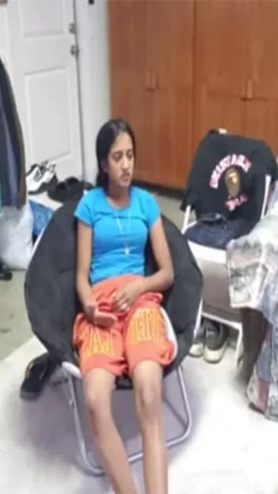 MMS video of Desi guy fucking skinny GF in all kind of XXX poses