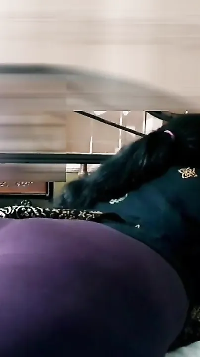 Big-assed Desi Bhabhi sucks husband's XXX penis instead of reading