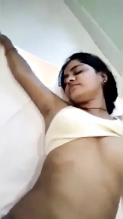 Desi Bhabhi serves dick with mouth and pussy in close-up XXX video