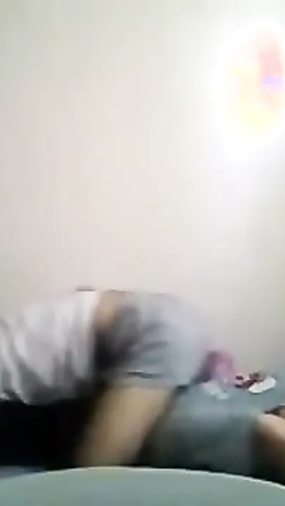 Guy offers XXX chudai to Desi girl and lovers fool around in bed