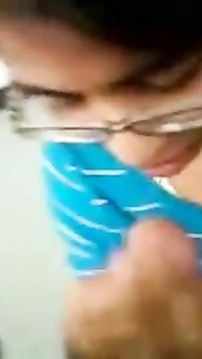 Indian teen porn of Chandigarh college girl giving blowjob!