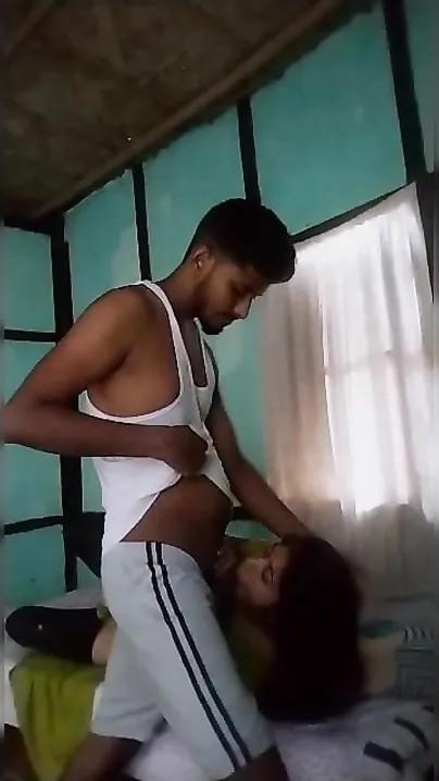 Alone Desi XXX sister sucking her horny brother’s big dick MMS