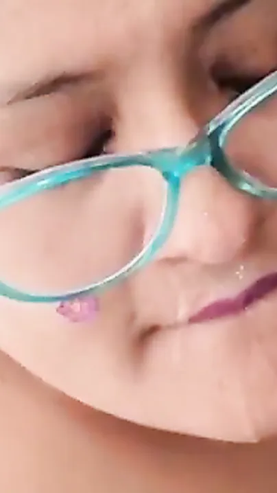 Big-boobed Desi XXX wife gives a hot blowjob to her lover
