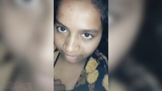 Desi XXX village babe showing her sweet boobs to house owner MMS