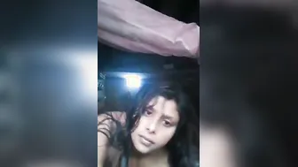 Big-boobed Desi XXX bitch showing her nudity on camera