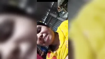 Village Desi XXX girl fingering pussy on video call with boyfriend