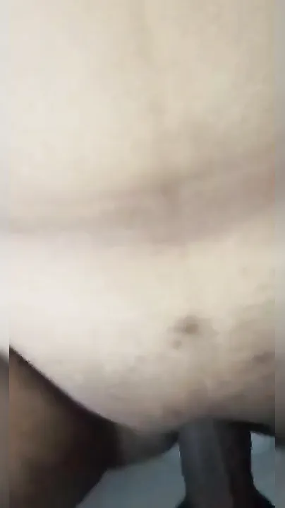 Fat Indian XXX bitch gets her juicy pussy hard fucked on cam MMS
