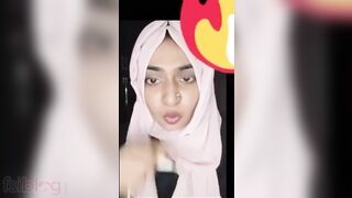 Hijabi Desi XXX girl loves playing with her chubby pussy on cam