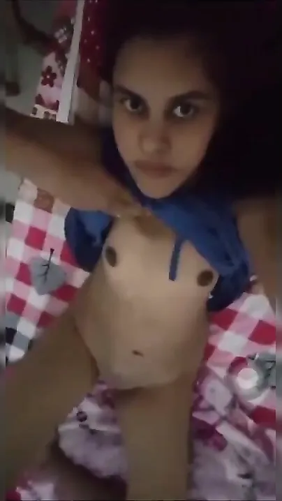 Indian XXX girl showing her beautiful pussy and tits on live cam