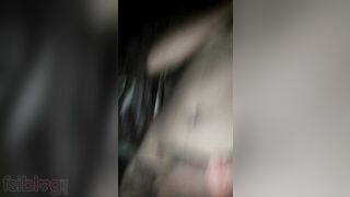 Nude cam video of busty Desi babe demonstrating her XXX goodies