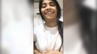 Young Desi chick gets topless and shows her tits on selfie XXX cam