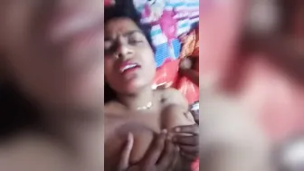 Horny Desi bhabhi moaning with pleasure when rubbing her XXX twat