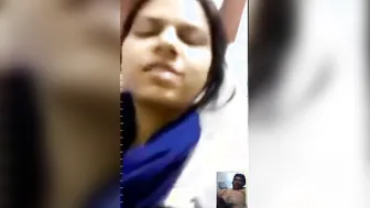 Super-cute Desi babe reveals her perky XXX tits and stiff nipples