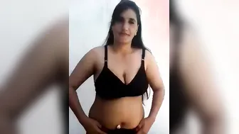 Chubby Desi MILF exposes her nude XXX breasts on live webcam show