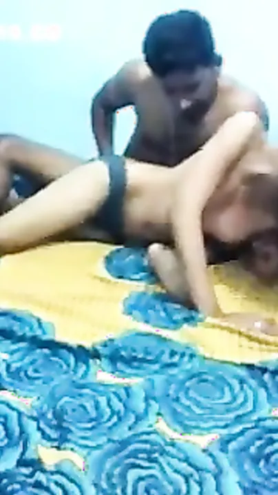Scandal XXX video of cute Desi teeny having sex instead studying