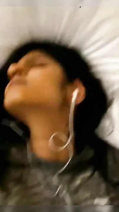 Dude fingers his Desi girlfriend's XXX pussy for hot webcam show